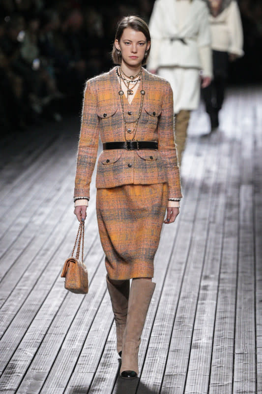 Мода 2024 женская осень фото Virginie Viard Goes Back to Chanel's Origins for Fall 2024