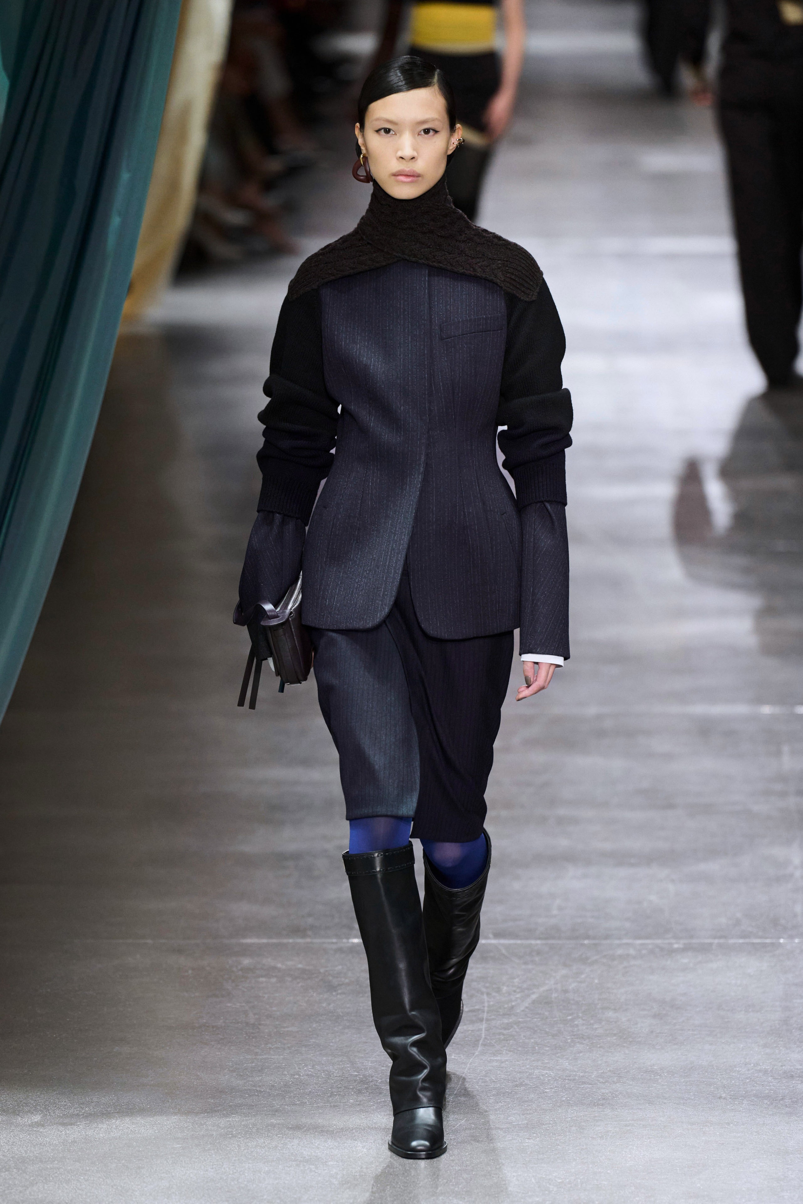 Мода 2025 на зиму женская фото Fendi Fall 2024 Ready-to-Wear Collection Vogue