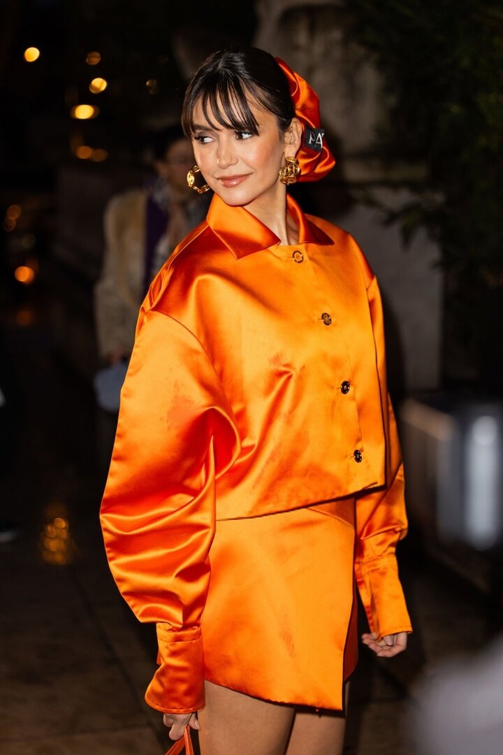 Мода 24 25 год фото Звёздный street-style: утеплённая Джей Ло, элегантная Карли Клосс и яркая Нина Д
