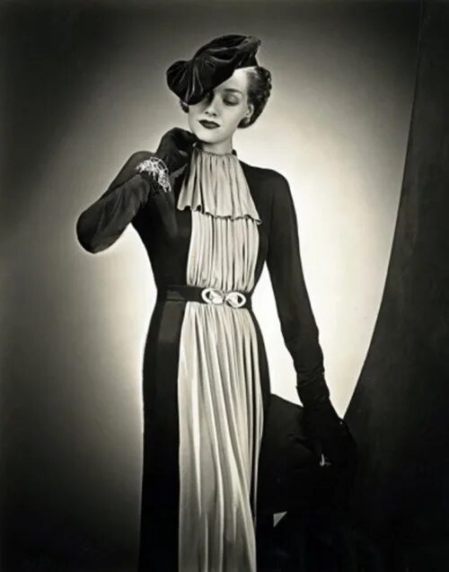 Мода 30 х годов женщины фото 1930's color-blocking: Butterick Pattern #8106, photo by Gabor Eder. 1930s fashi