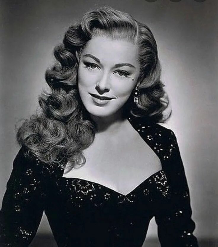 Мода 40 годов прически Pin on 40s inspired hair styles Vintage hairstyles for long hair, 1940s hairstyl