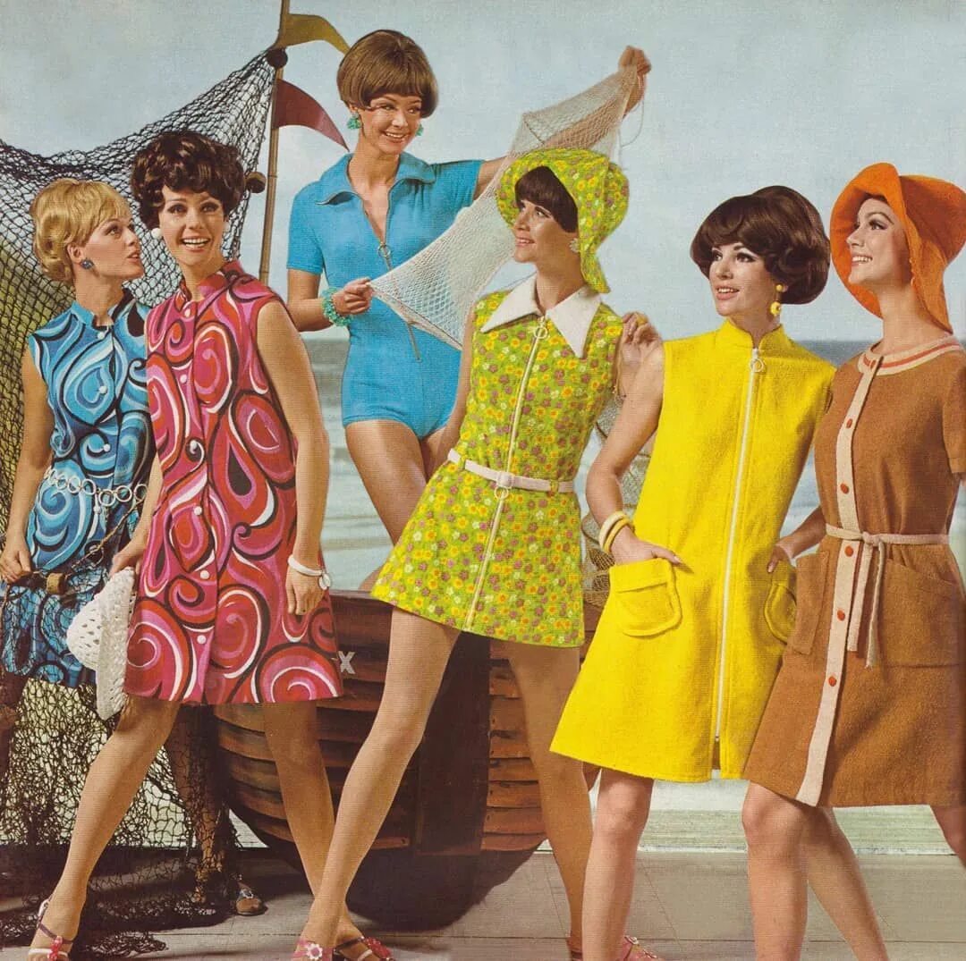 Мода 60 годов одежда женская Barf Me Out on Instagram: "Late 60s beach wear, all in terrycloth #vintageclothe