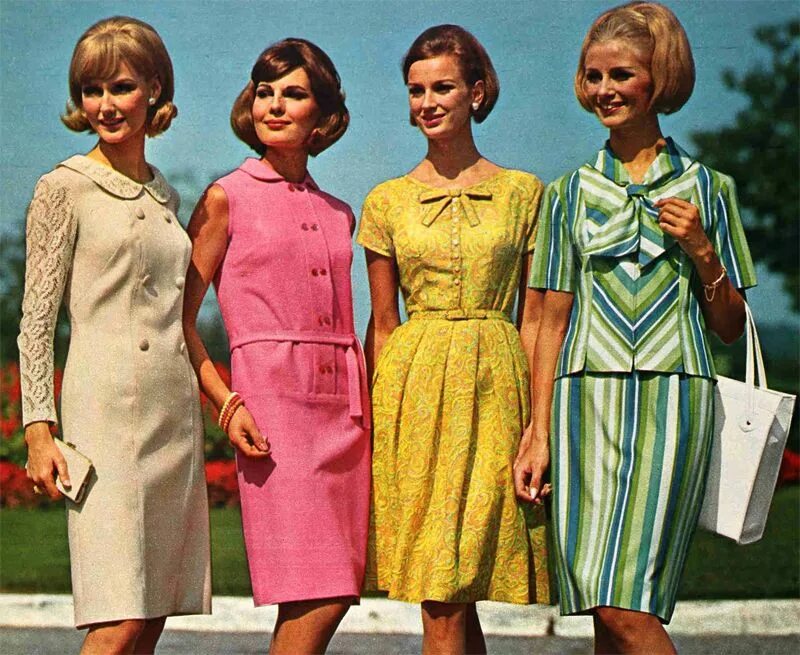 Мода 60 годов одежда женская These women interested me because of their bright colored dresses. It makes them
