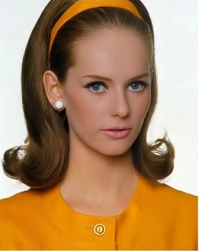 Мода 60 х годов прически 47 Wonderful Hairstyles with A Headband 2020 in 2020 Kapsels, Haar, Stylisten