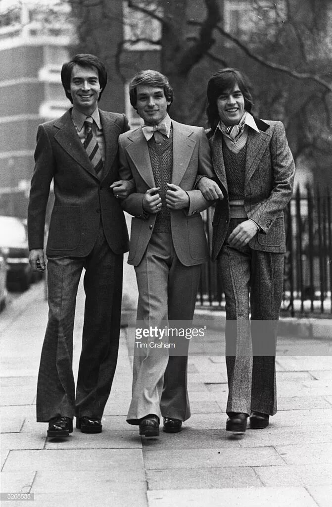 Мода 70 мужская ссср The three man show of Yves St Laurent suits for the 1974... 70s fashion men, 197