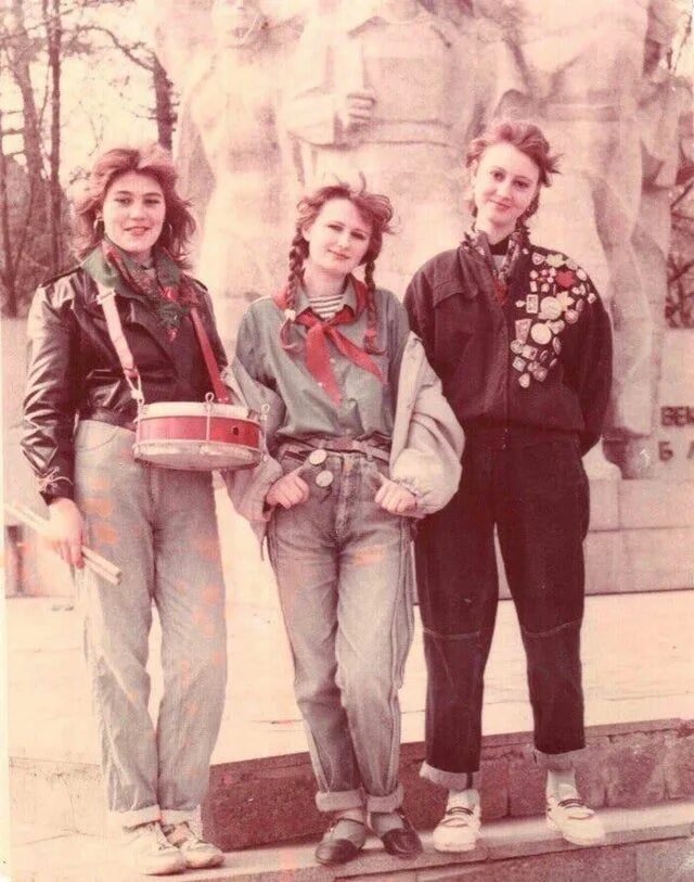 Мода 80 х фото INSPO Soviet girls, 1980s: streetwear Ussr fashion, Soviet fashion, Soviet cloth
