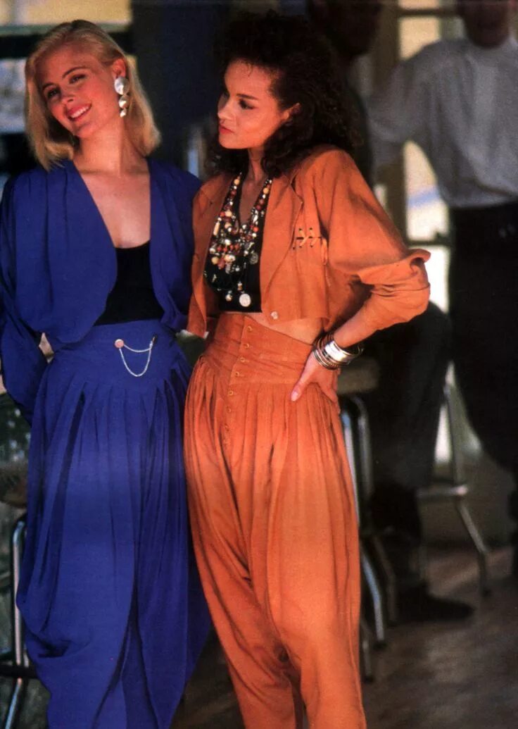 Мода 90 х фото платья Fire/Merry Go Round, IN Fashion magazine, August 1989. Fashion 1980s, 80s fashio