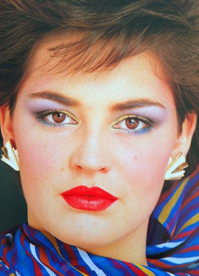 Мода 90 х годов макияж Comment s’habiller pour une soirée années 80 ? en 2024 Maquillage annee 80, Coif