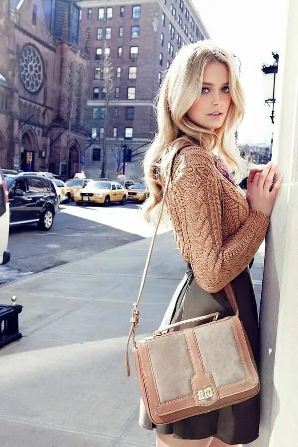 Мода блондинка фото Blonde girl with pink pullover in New York City Pinterest : Elisa Gyn Style, My 