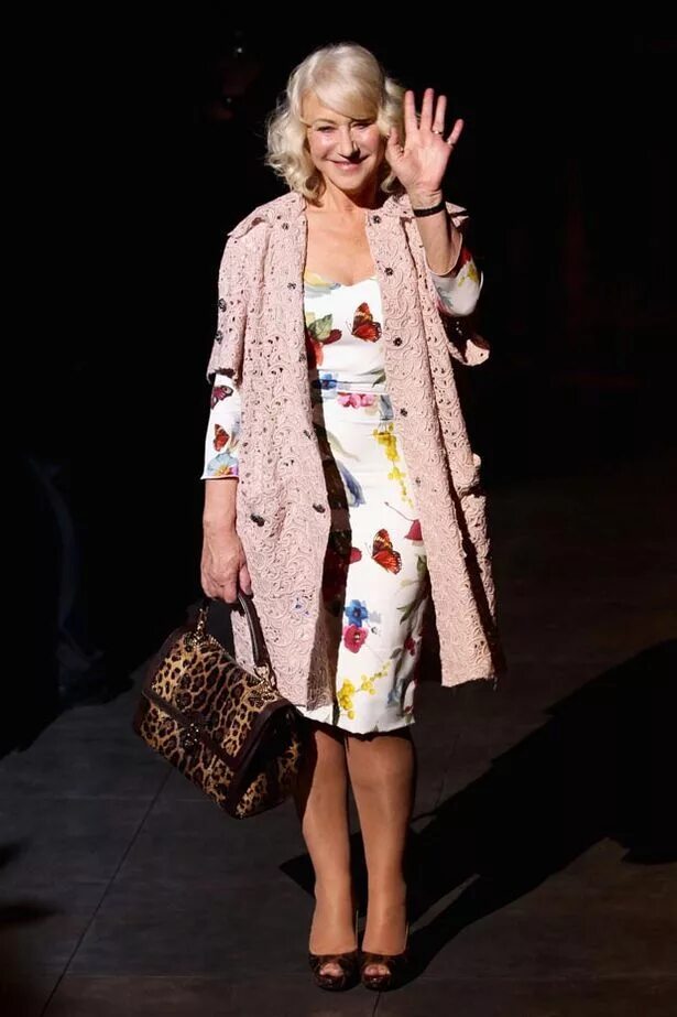Мода для женщин 60 платья фото Dame Helen Mirren. así me gusta vestir o con faldas largas Fashion, Women, Women