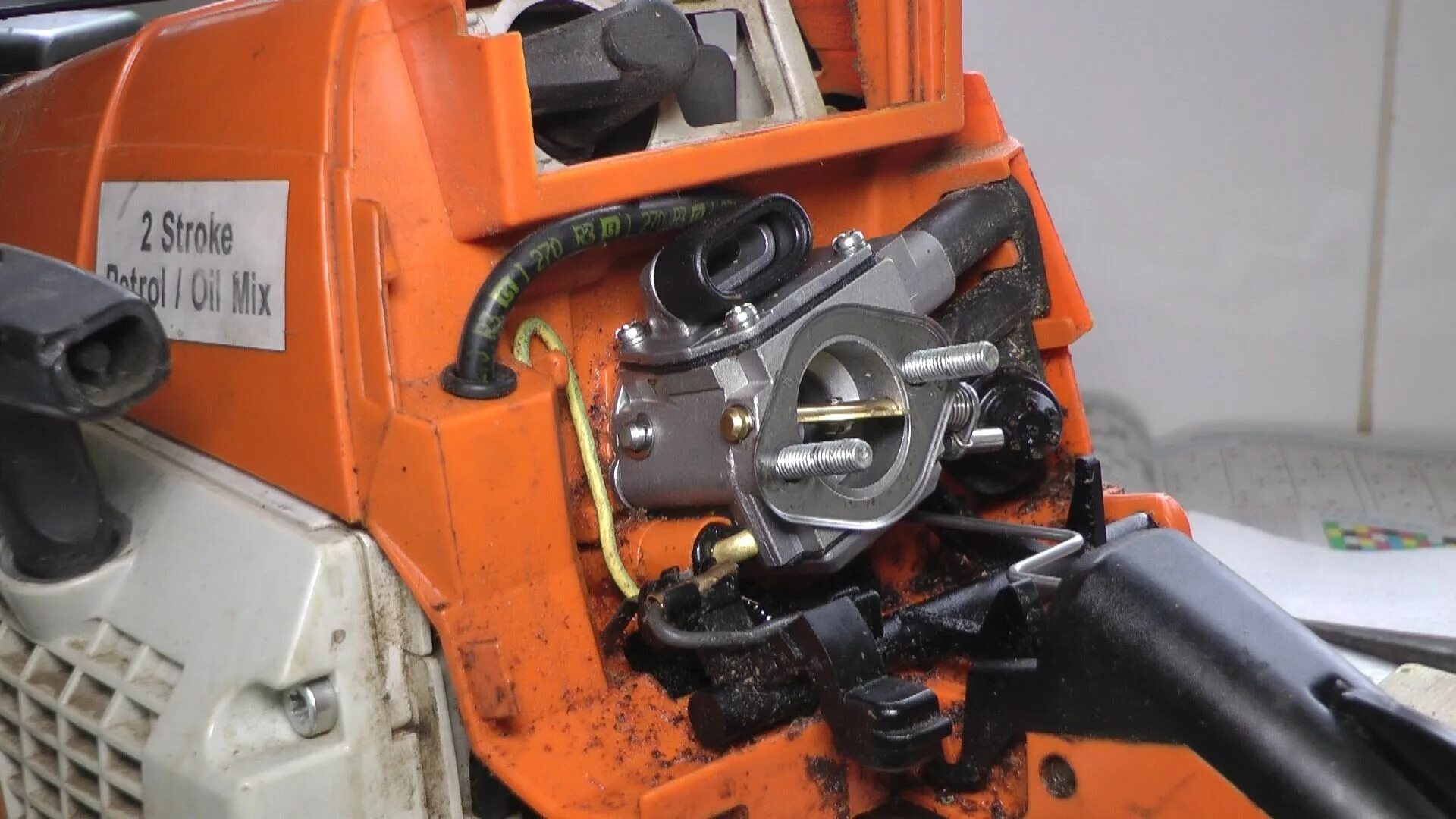 Мотопила штиль как устанавливается стоп двигатель фото How to Adjust the Carburetor on Stihl Chainsaws Stihl, Chainsaw bars, Carburetor