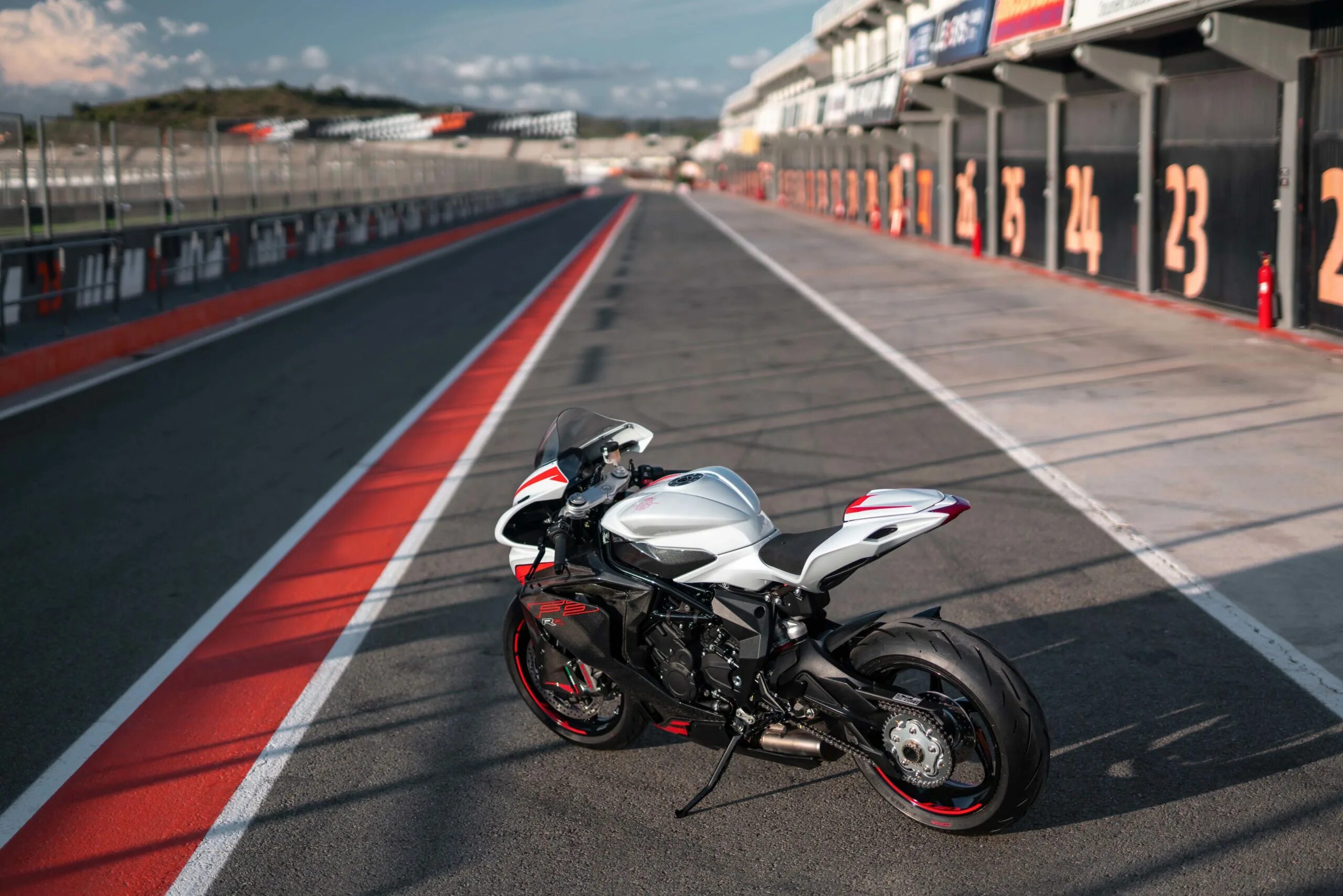 Мотоцикл фото 2022 БОЛЬШАЯ фотогалерея НОВОГО MV Agusta F3 RR 2022 (120+ фото) IN-MOTO.RU