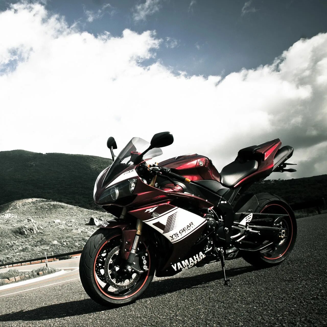 Мотоцикл фото на телефон Скачать 1280x1280 yamaha r1, мотоцикл, спортбайк обои, картинки ipad, ipad 2, ip