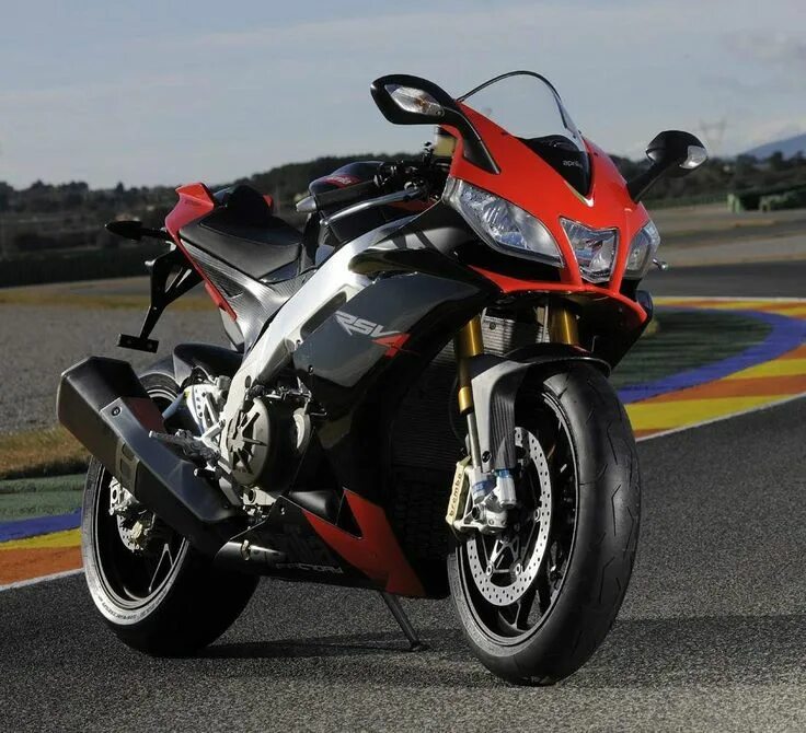Мотоцикл фото описание Aprilia RSV 1000 Mille R Factory