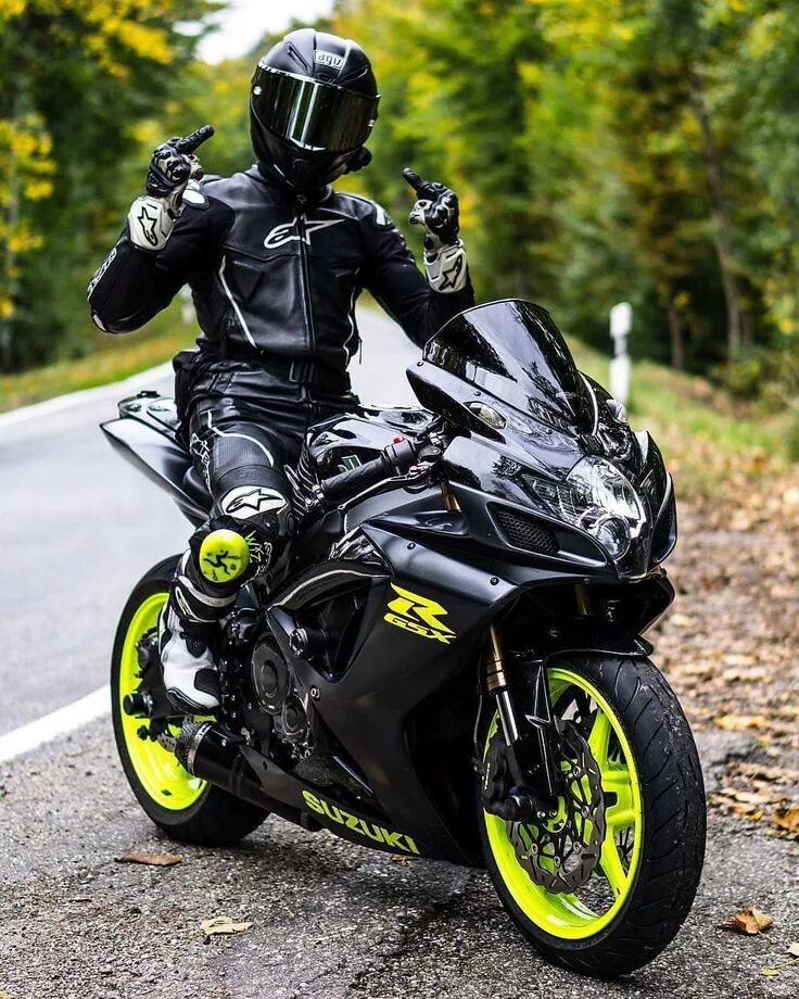 Мотоцикл фото скачать на телефон @moto2wheel on Instagram: "#moto2wheel #motorcycle #instamotogallery #ducati #ha