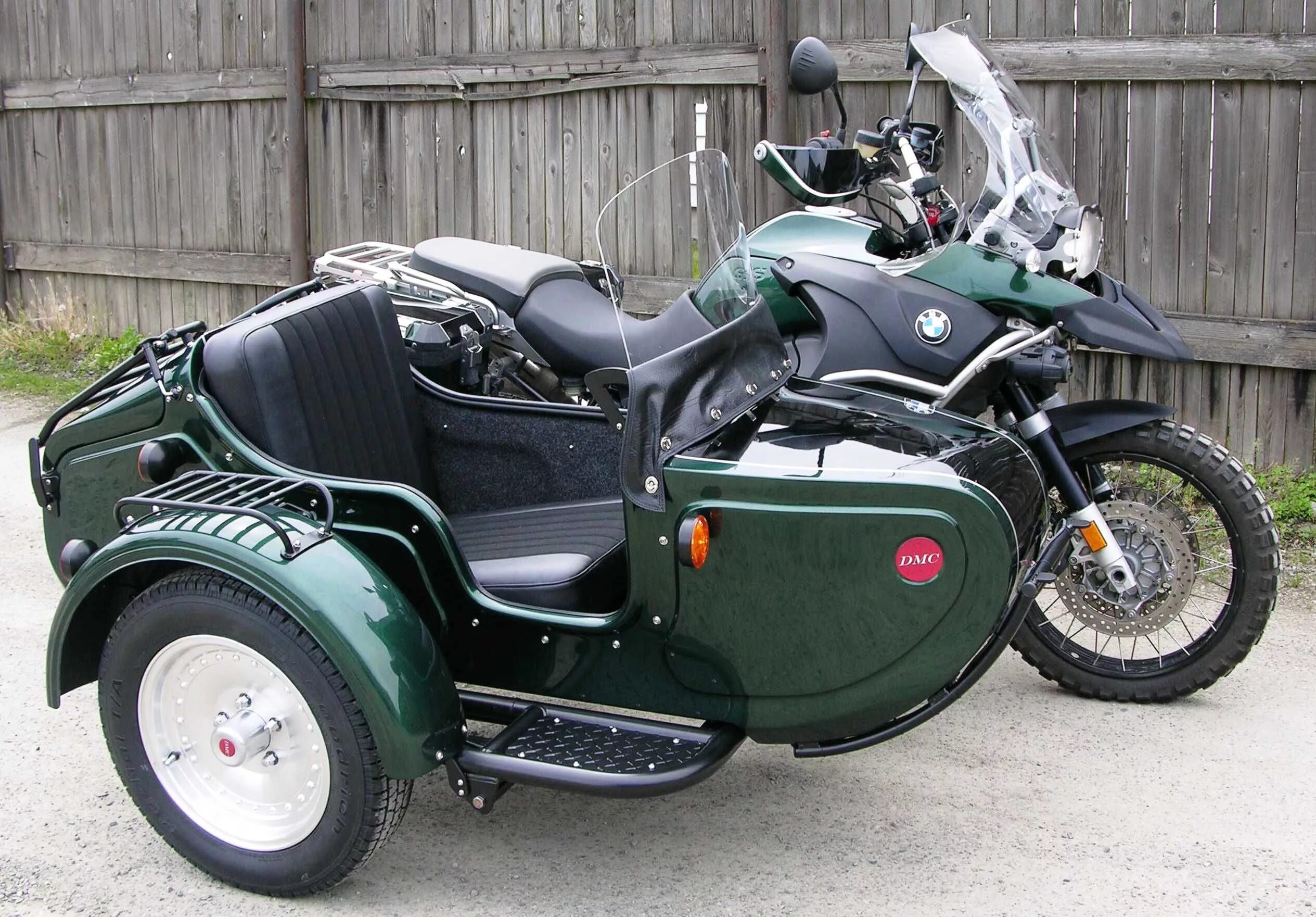 Мотоцикл коляской тюнинг фото R1200GSA with Expedition Sidecar, color matched paint + all kinds of goodies! Bi