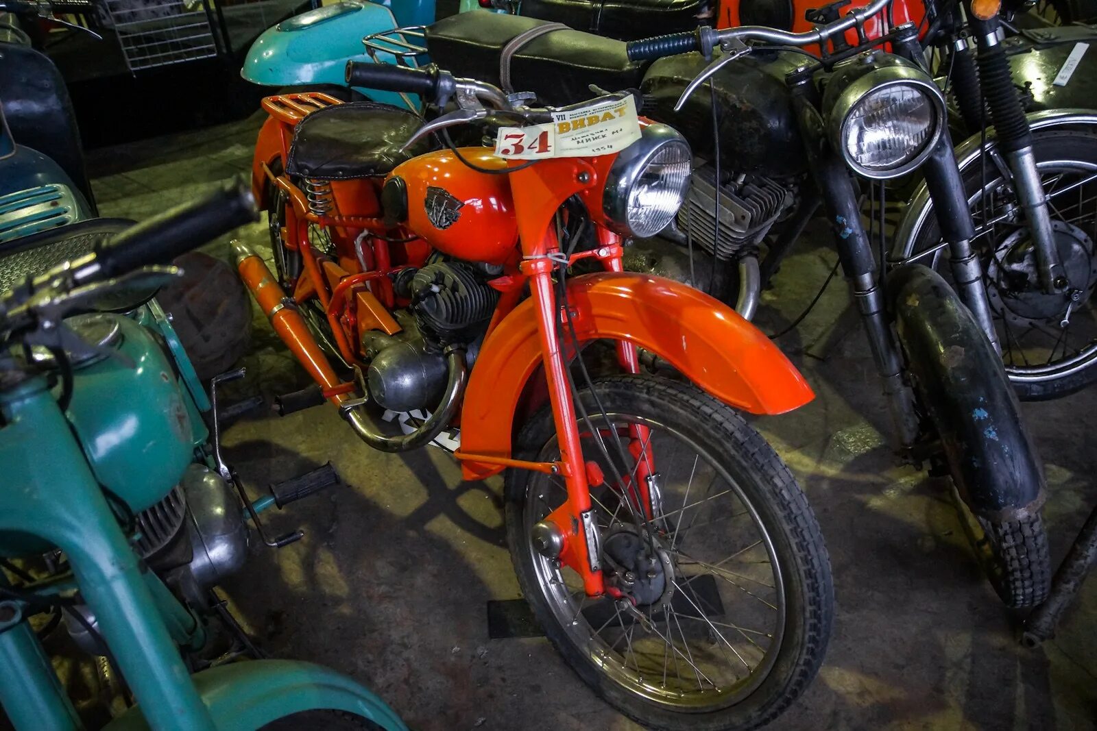 Мотоцикл м101 фото 1961 Минск М-101 - экспонат музея 360CarMuseum.com
