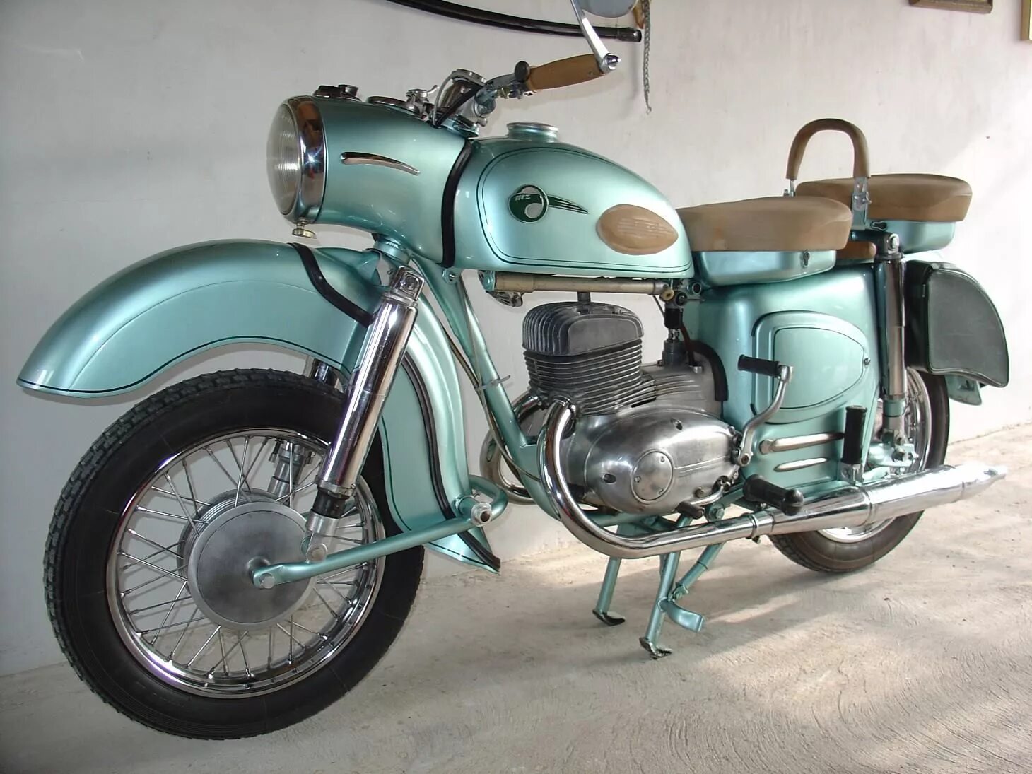 Мотоцикл мцет фото немецкий MZ ES 250 doppelport Fotka uživatele MZ Zschopau. Vintage motorcycle posters, Cl
