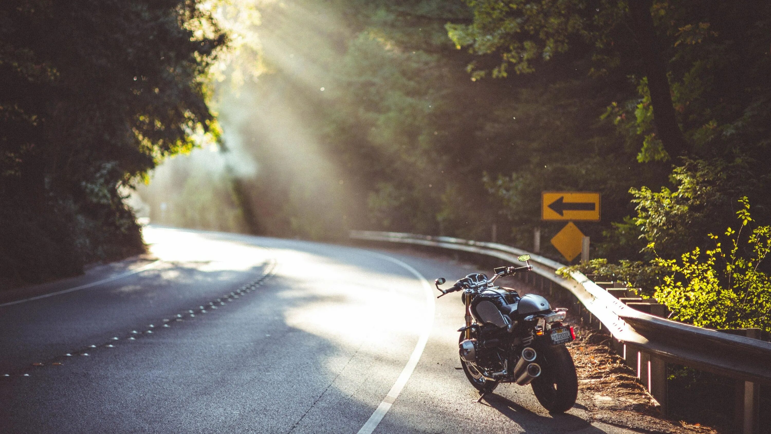 Мотоцикл на трассе фото #BikesWallpapers, #BmwWallpapers, #MotorcycleWallpapers, #PhotographyWallpapers,
