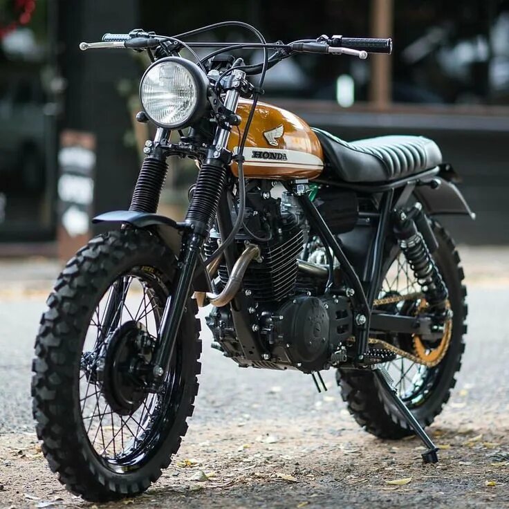 Мотоцикл скремблер фото Today on @pipeburn Introducing the 'Zandlee' XL500 by Luke Doyle and Bike Builde