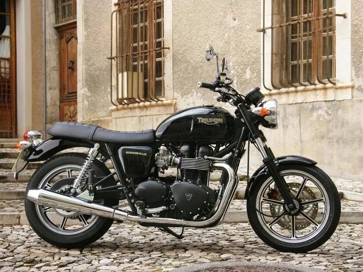 Мотоцикл триумф фото How to Make an Interesting Art Piece Using Tree Branches eHow Cafe racer, Classi