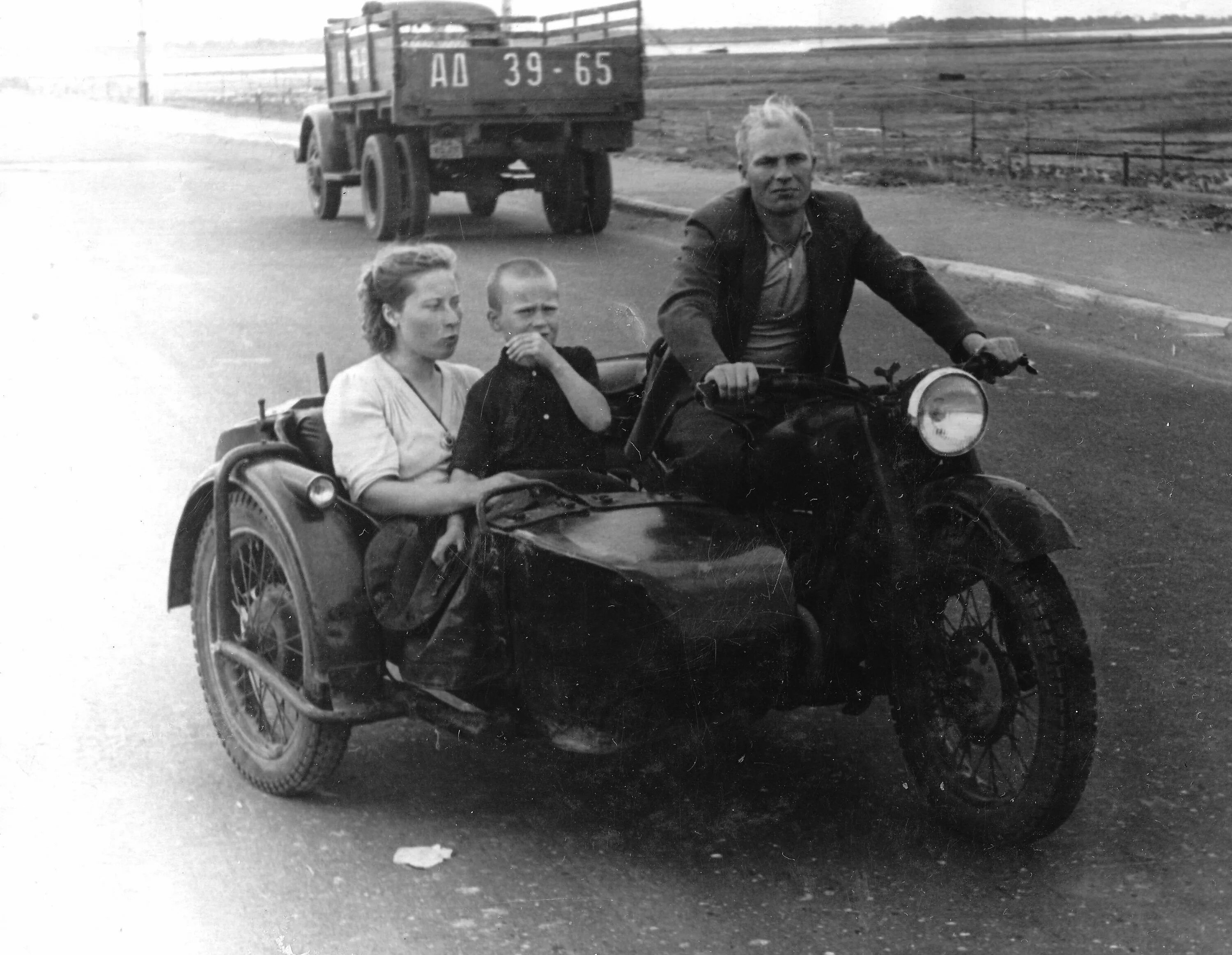 Мотоцикл урал с коляской фото ссср Ural Dnepr #sidecar Ural motorcycle, Old motorcycles, Classic motorcycles