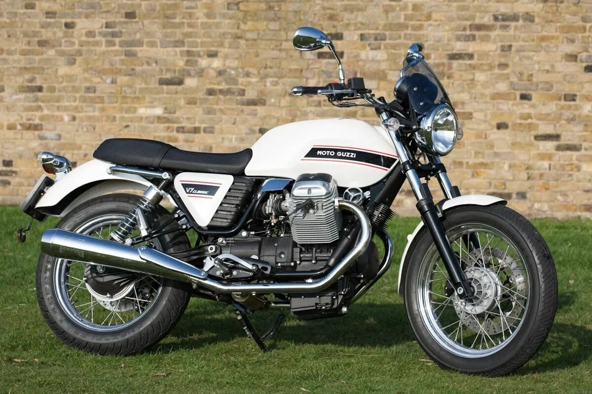 Мотоцикл в 7 мото гуччи классик фото Moto Guzzi V7 Mk I/II - Dart Classic Flyscreen in Smoke Grey eBay