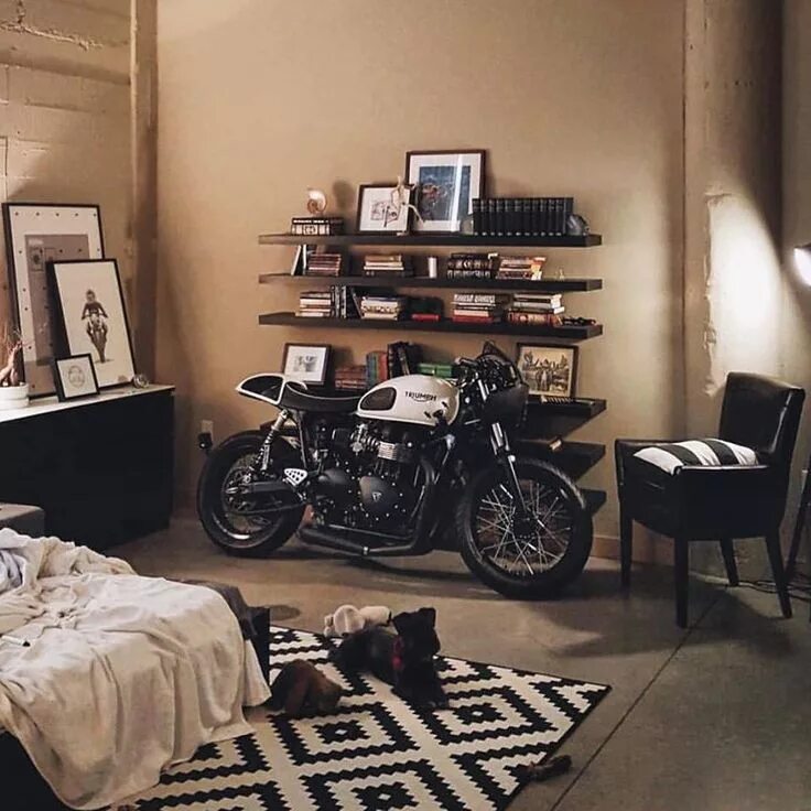 Мотоцикл в комнате фото 081 Interior, Interior design, Motorcycle garage