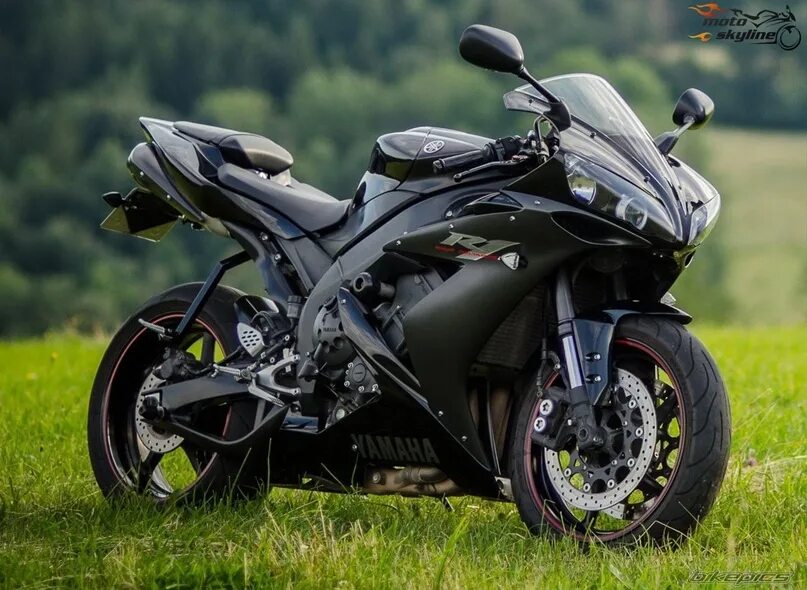 Мотоцикл ямаха yzf r1 фото Японский производитель мотоциклов, компания Yamaha, объявила о прекращении выпус