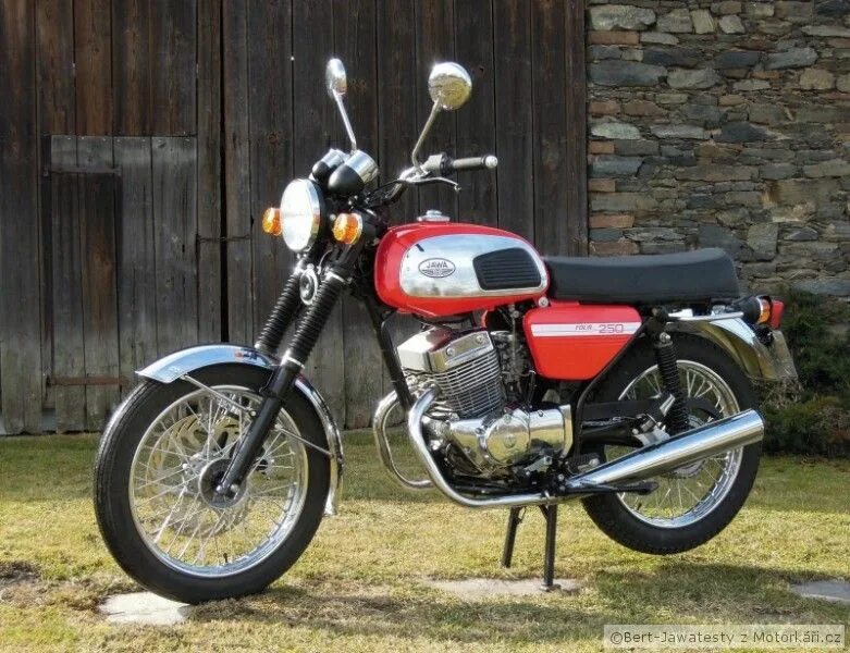 Мотоцикл ява фото модельный ряд 1979 Jawa 250 Mit 250er Zweizylinder 4 Takt Motor. In der Jawa "Four". Ostdeutsc