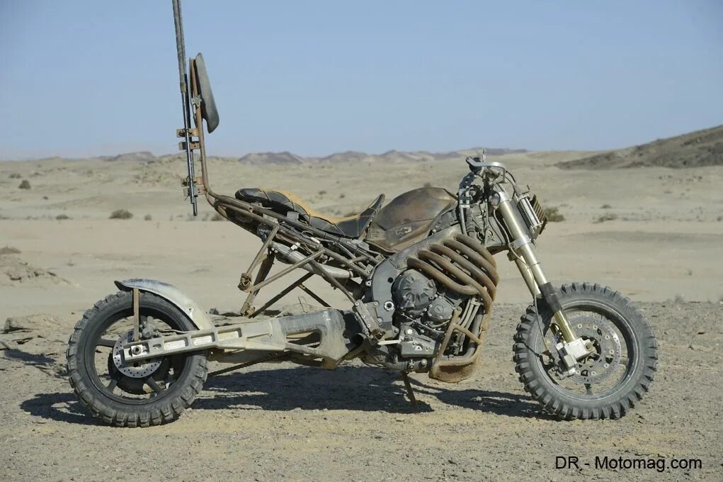 Мотоциклы апокалипсиса фото Mad Max Fury Road : à découvrir, les motos du film ! (+vidéo) Mad max motorcycle