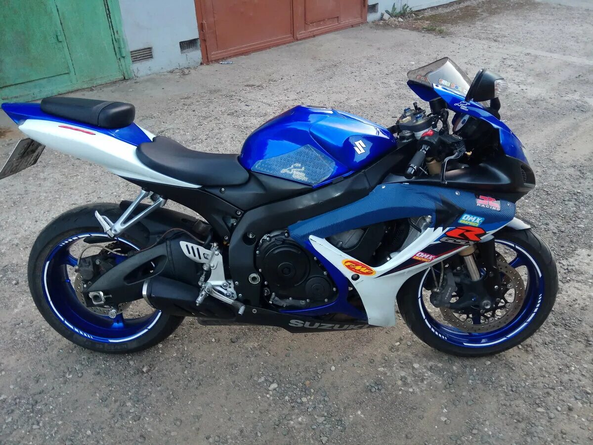 Мотоциклы б у цена фото Купить б/у Suzuki GSX-R 600 6 передач в Москве: синий спорт-байк 2007 года на Ав