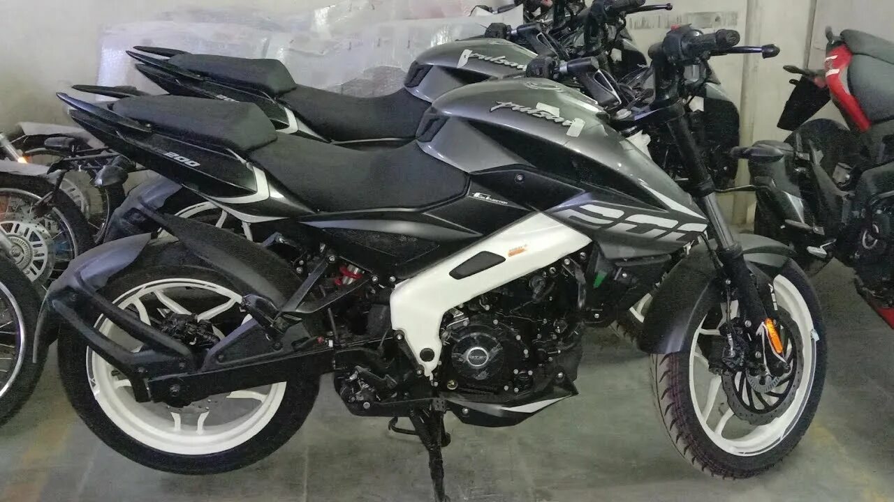 Мотоциклы баджадж пульсар 200 ns 2024 фото 2020 Bajaj Pulsar NS 200 BS6 Fi New Colors Detailed Review Mileage Price 2020 Pe