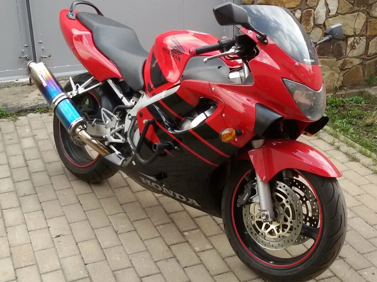 Мотоциклы бу фото Купить б/у Honda CBR 600F карбюратор 6 передач в Курске: красный спорт-туризм 20