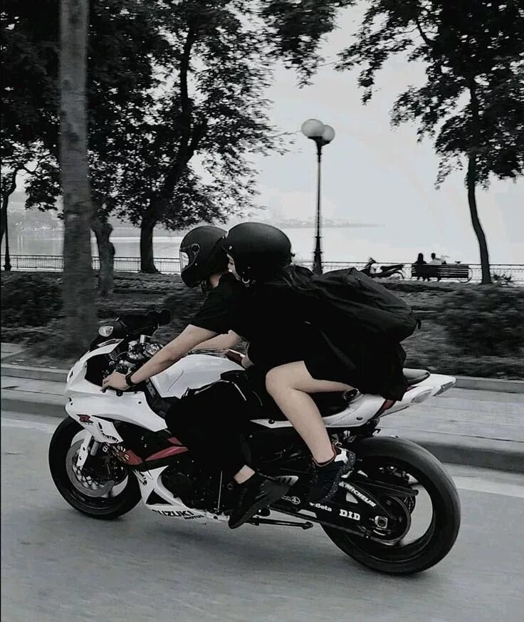 Мотоциклы фото эстетика Pin by Willy on Moto ☆ Sepeda motor, Pasangan, Gambar