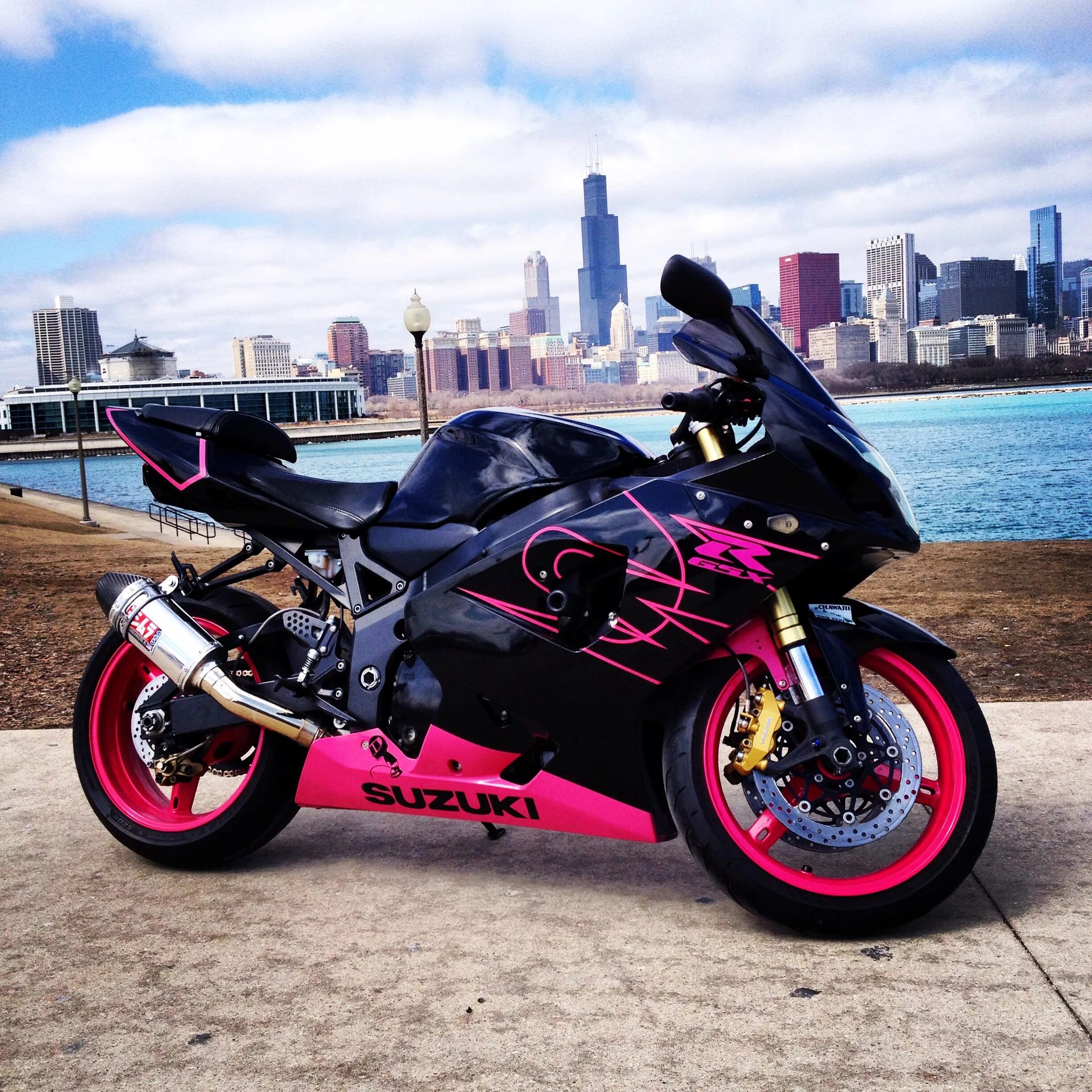 Мотоциклы фото картинки Pin on PINK MOTORCYCLE ADVENTURES Pink motorcycle, Sports bikes motorcycles, Suz