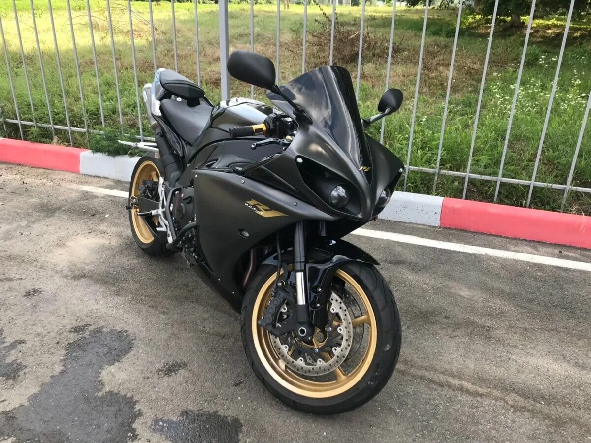 Мотоциклы фото купить на авито Купить б/у Yamaha YZF-R1 инжектор 6 передач в Платнировской: чёрный супер-спорт 