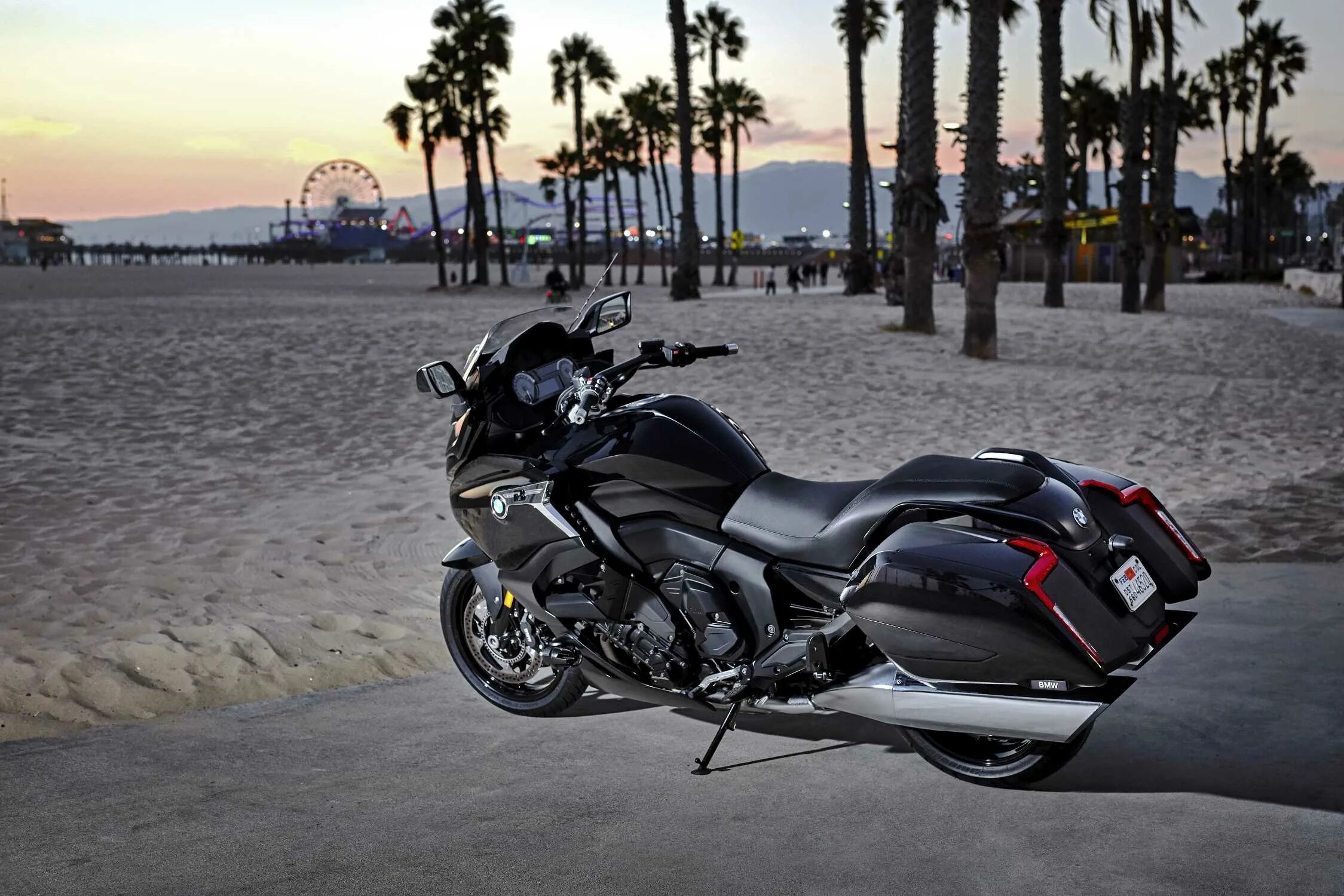 Мотоциклы гранд туризмо фото BMW K 1600 B (11/2016)