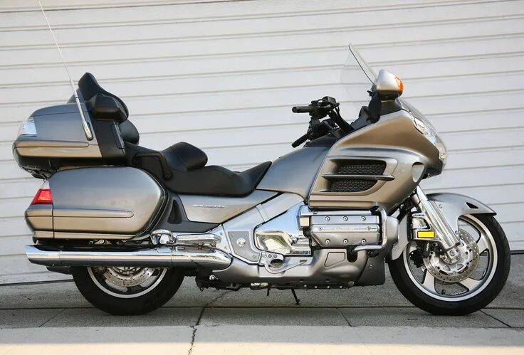 Мотоциклы гранд туризмо фото Pin by Merlin on bikers Honda motorcycles goldwing, Honda, Honda motorcycles