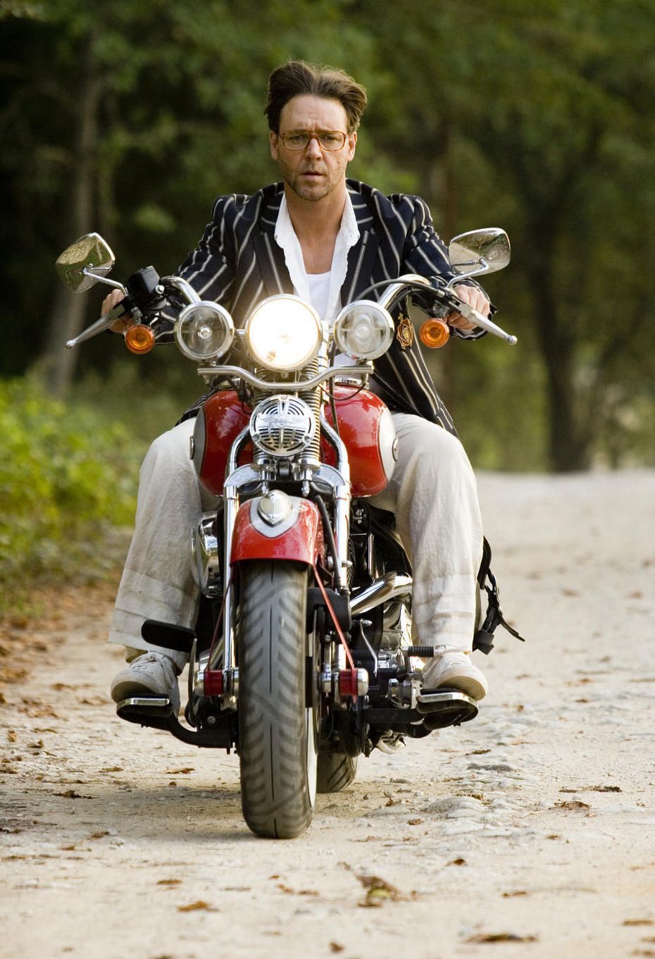 Мотоциклы из фильмов фото Russell Crowe Max, A Good Year, motorcycle, bike, male actor, photo Russell crow