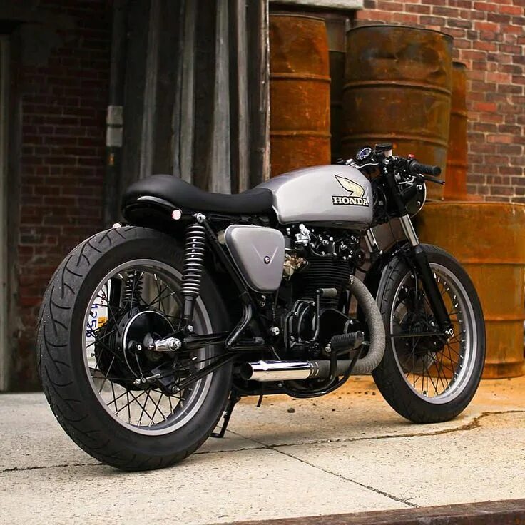 Мотоциклы кафе рейсеры фото Honda CB450 1972 named "Lucky 13" Cafe Racer by Joe Archambault Purchased for $4