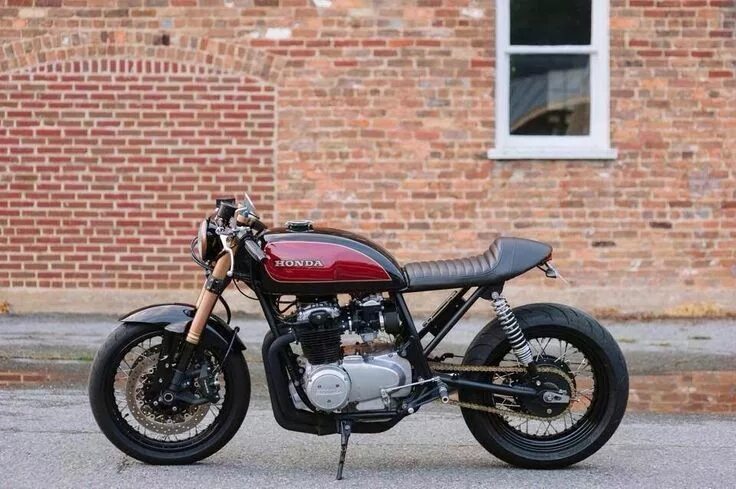 Мотоциклы кафе рейсеры фото RocketGarage Cafe Racer: CB550 Cafe Racer Cb550 cafe racer, Cafe racer honda, Vé