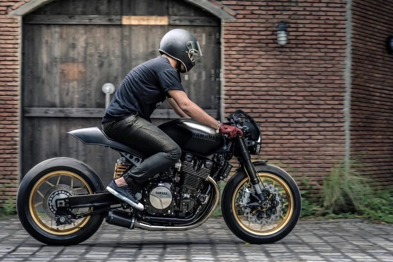 Мотоциклы кафе рейсеры фото Built for Looks, Not for Speed Cafe racer motorcycle, Cafe racer design, Cafe ra