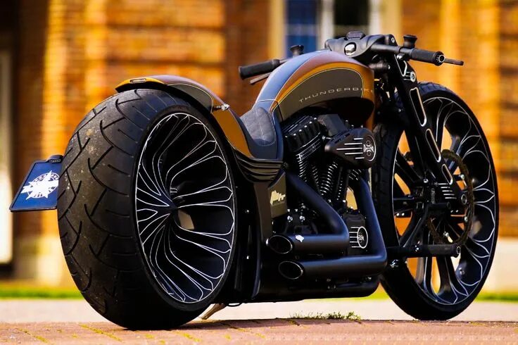 Мотоциклы кастом фото The New Thunderbike Harley-Davidson Production-R with 9x21" & 3.75x26" Unbreakab