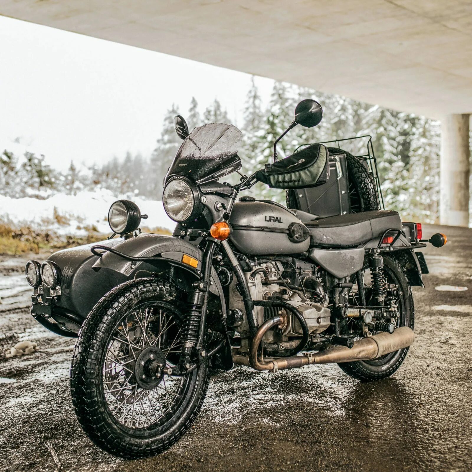 Мотоциклы россии фото The Ural Sidecar: A Three-Wheeled Russian Motorcycle That Goes Anywhere You Want