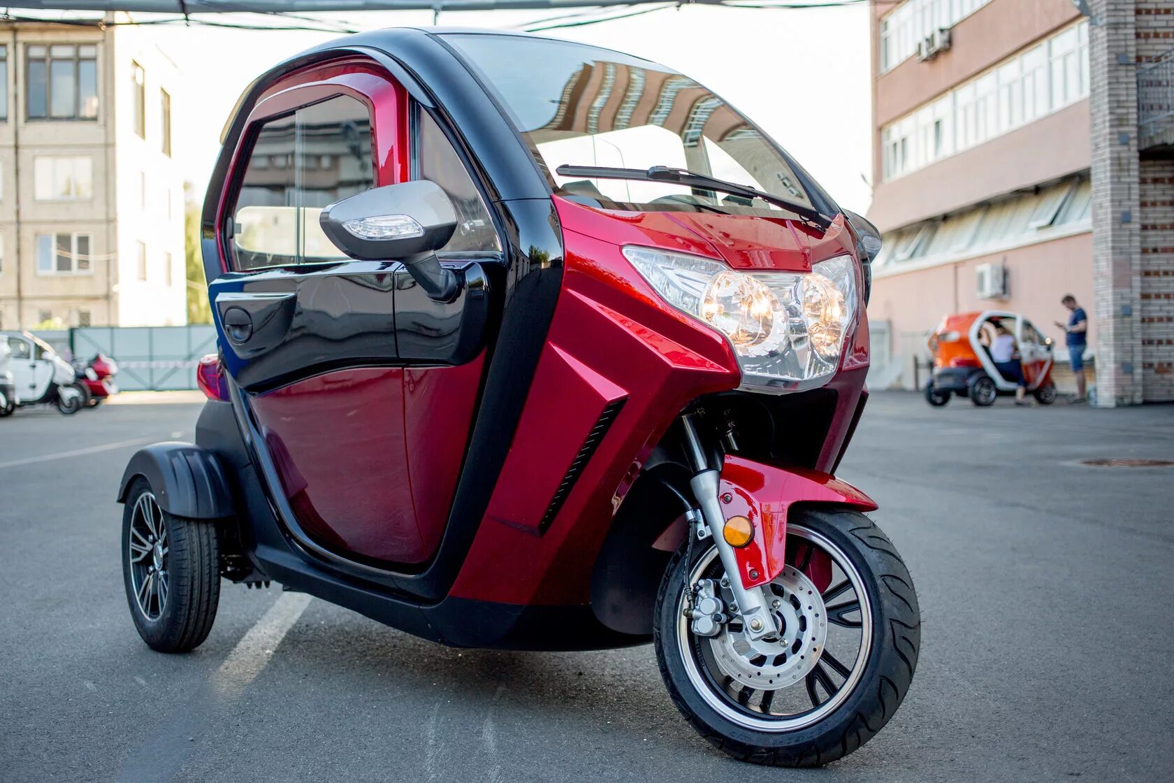 Мотоциклы с кабиной фото Купить трицикл TRISCOOTER TRIKE TRICYCLES ELEJULI 2000-01W - EL (EV)