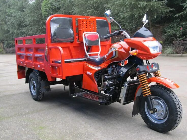 Мотоциклы с кузовом фото Chinese Three Wheel Cargo Motorcycle with Two Passenger Seats (800 × 600)