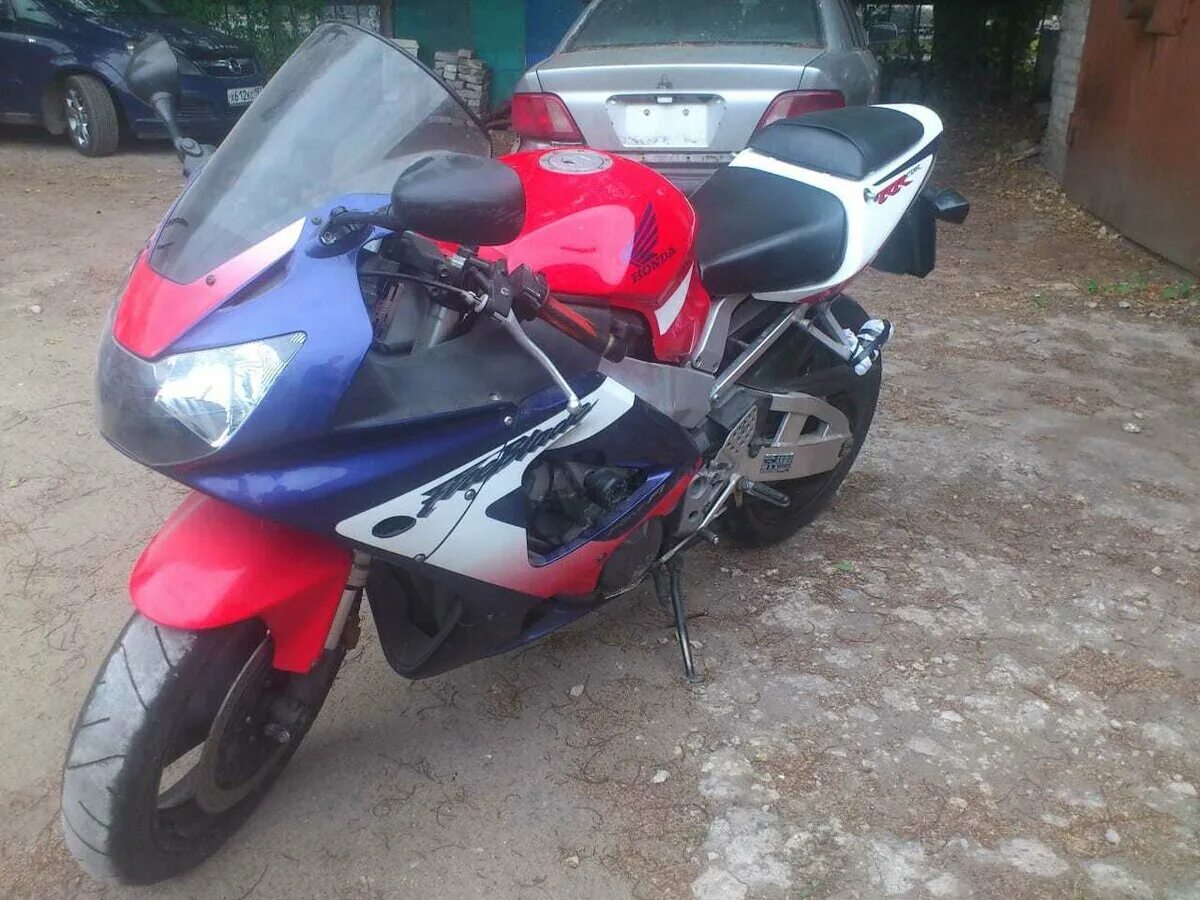 Мотоциклы цена и фото на авито Купить б/у Honda CBR 929RR Fireblade в Москве: красный спорт-байк 2000 года на А