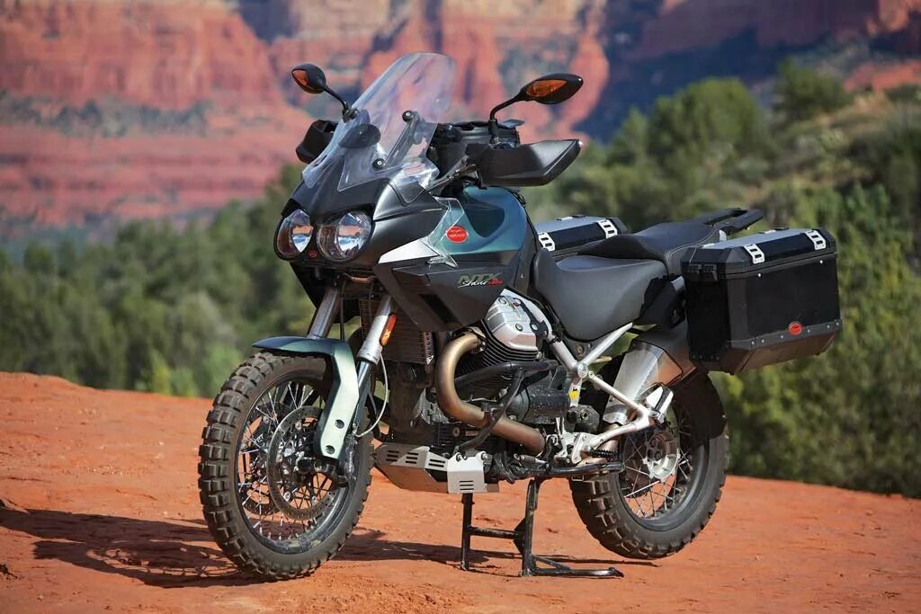 Мотоциклы турэндуро фото Moto Guzzi Stelvio 2024 г МотоКлассика Дзен