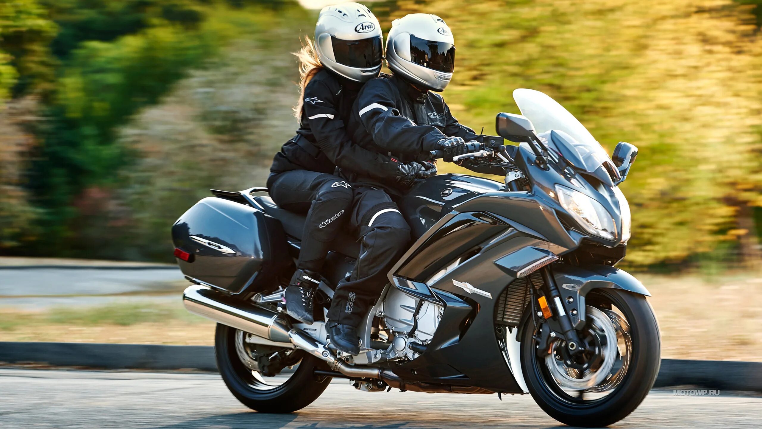 Мотоциклы турист фото Тест-драйв мотоцикла Honda ST1300 Pan European от журналов "Smotorom" и "Моторев